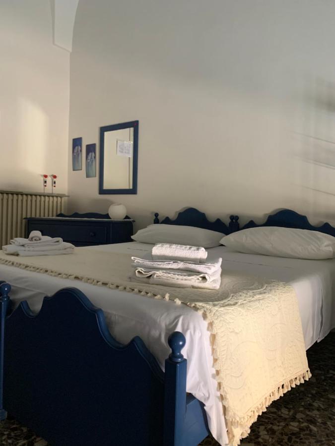 Le Tre Civette Bed & Breakfast เลชเช ภายนอก รูปภาพ