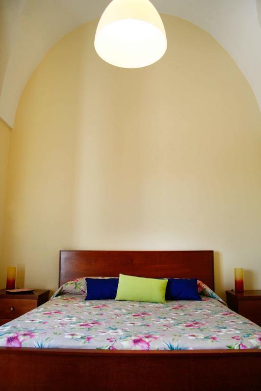 Le Tre Civette Bed & Breakfast เลชเช ภายนอก รูปภาพ