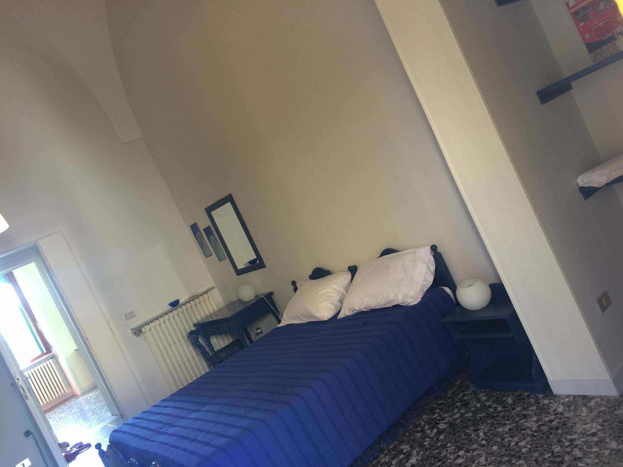 Le Tre Civette Bed & Breakfast เลชเช ภายนอก รูปภาพ